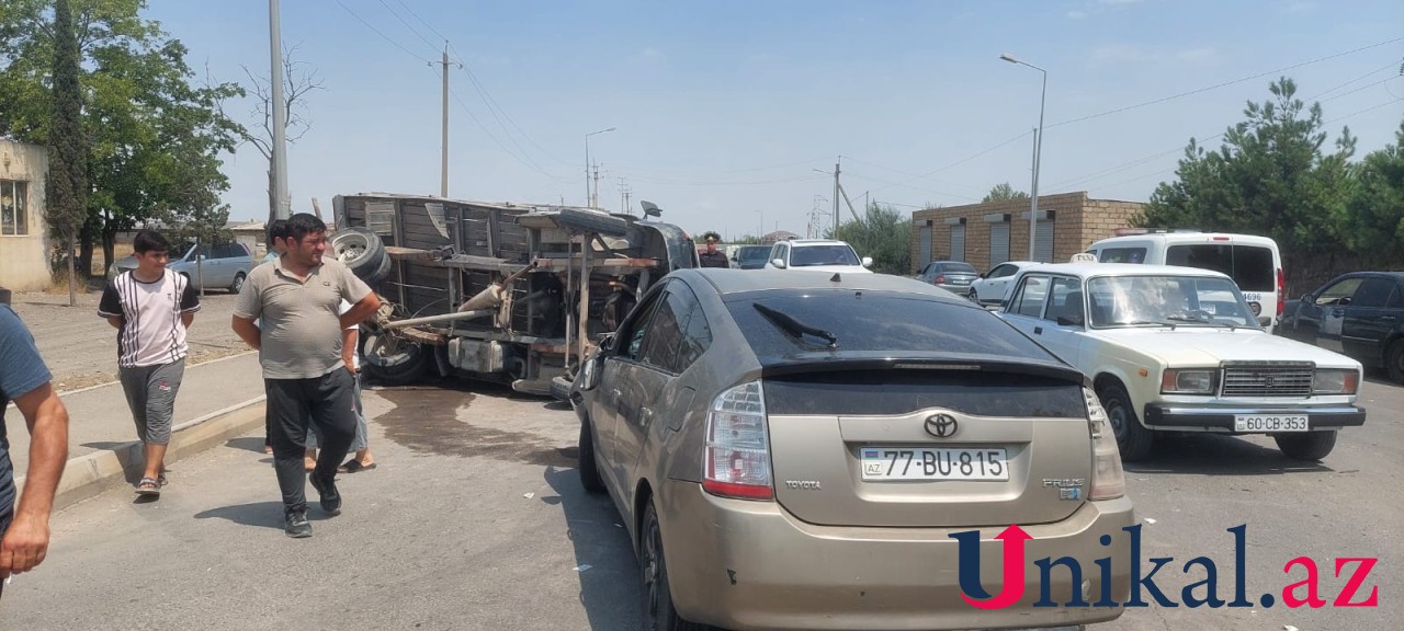 “Prius”la toqquşan “QAZel” aşdı - Xəsarət alan var